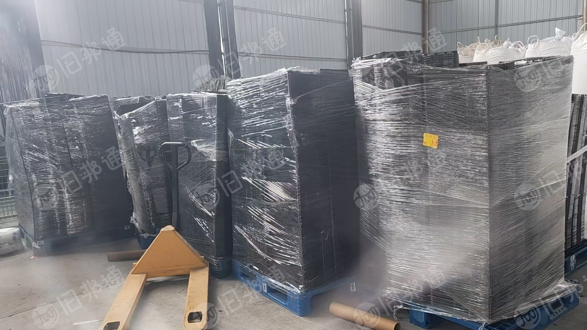 出售黑色PET吸塑盒破碎料，一个月500吨