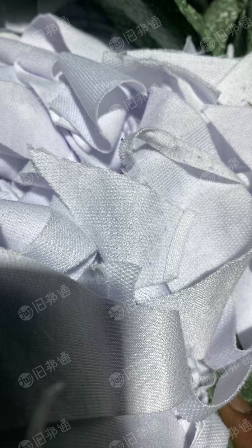 出售尼龙楼梯布边角料，带胶的，杂色的，现货有十几吨