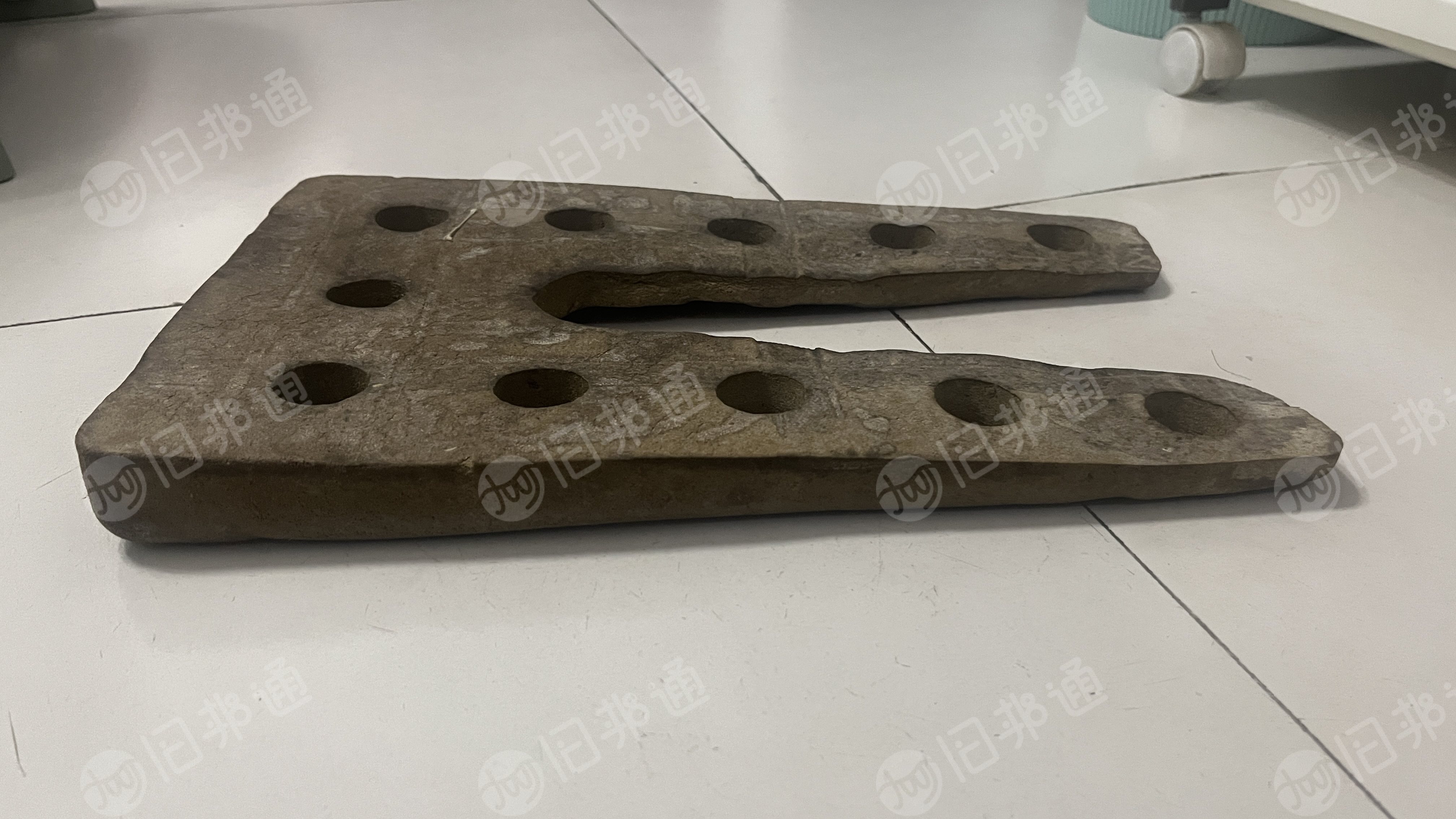 长期出售炮弹袋下来的海绵边角料，海绵下脚料，现货20多吨，在河南新乡