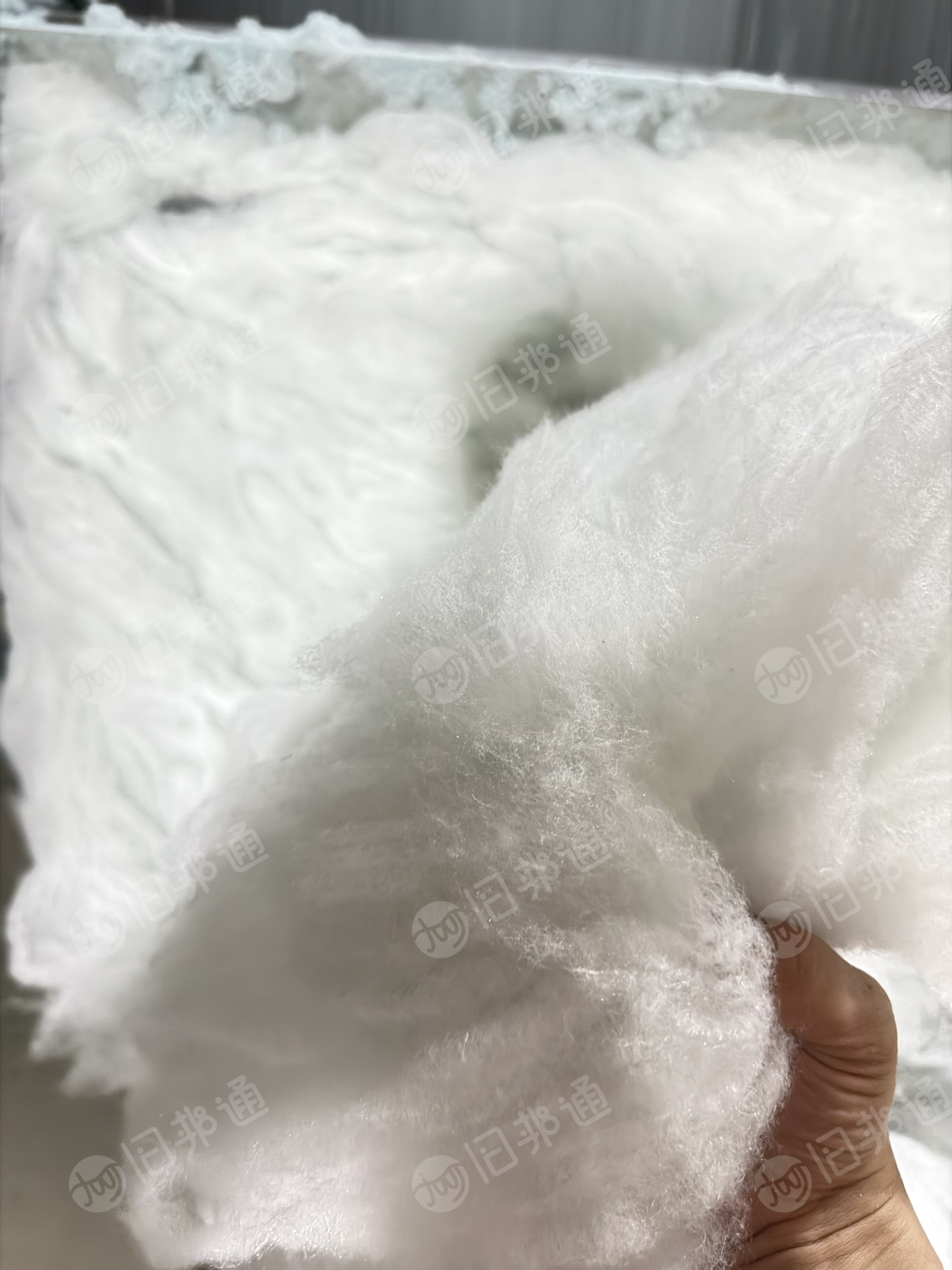 长期出售涤纶气囊布开好的化纤棉,再生棉,现货六七十吨,可做针刺棉用
