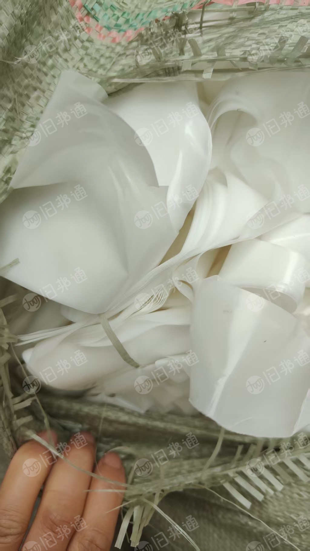 长期出售干造乳白高压边角料，现货6米8一车