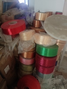 出售涤纶丝尾货，色丝颜色多个，货在福建漳州