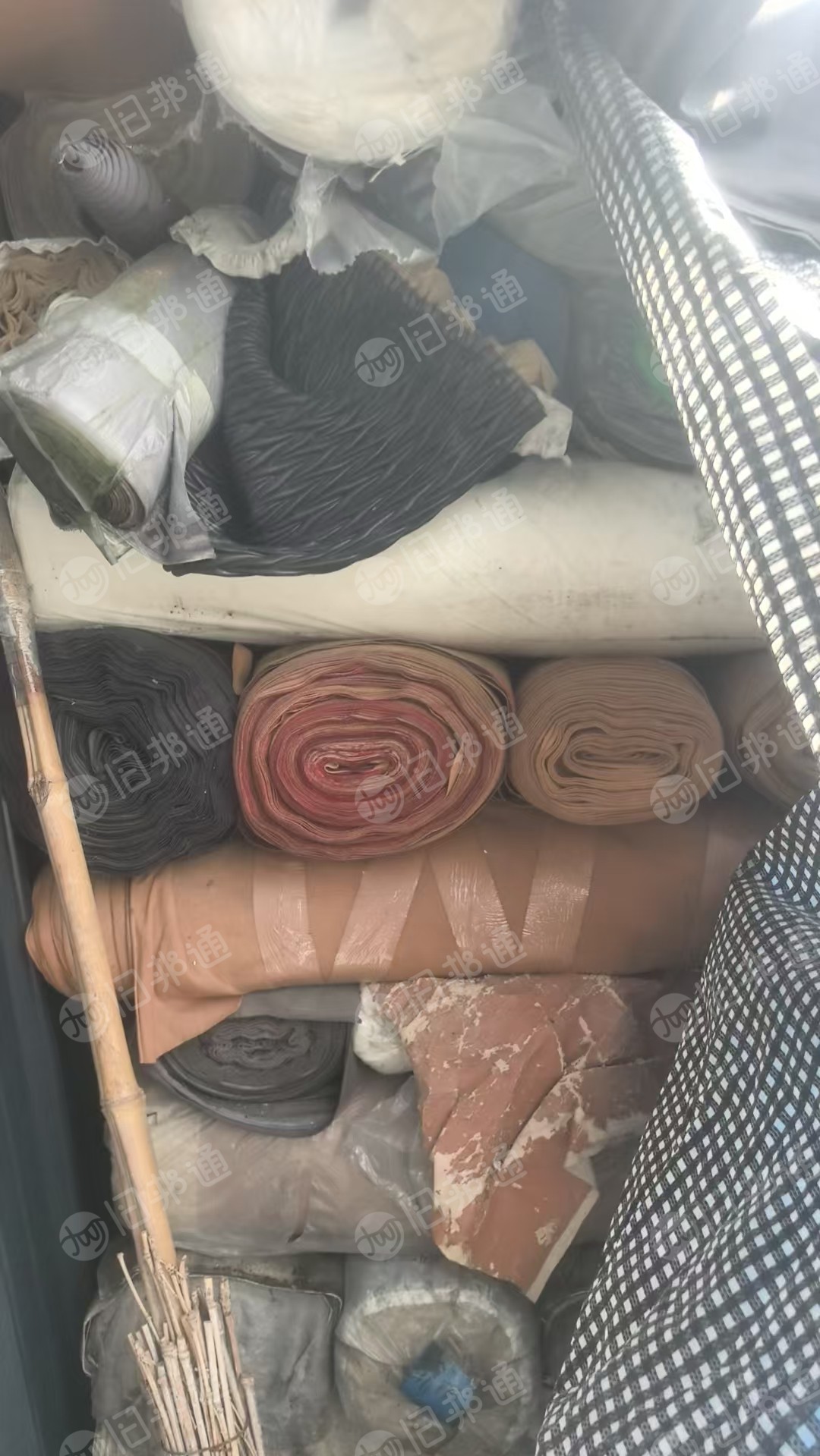 现货处理一批库存布库存皮革，放的比较久，当废料卖，现货20吨左右，货在广东东莞