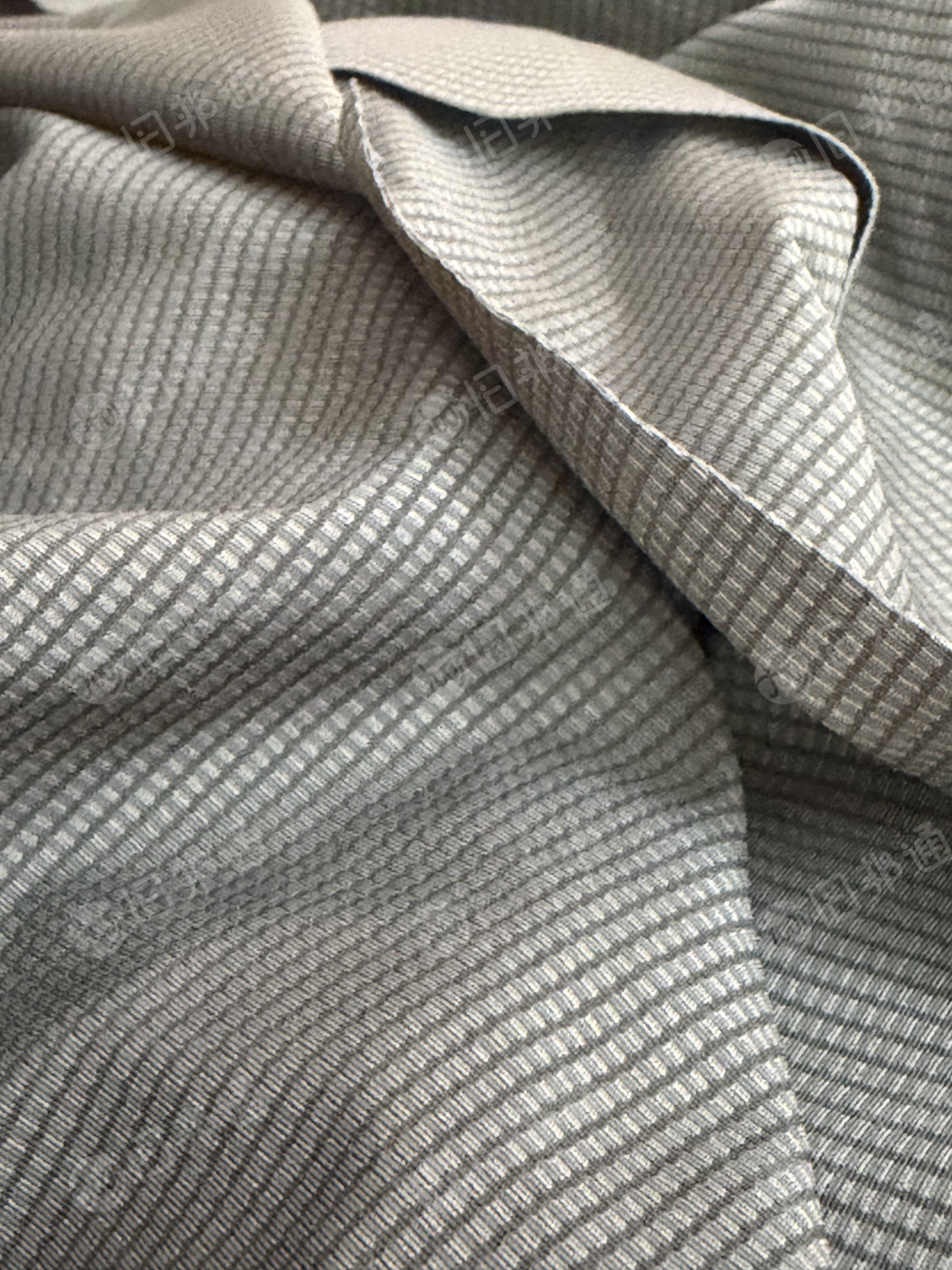 长期出售服装厂边角料,化纤料,废布