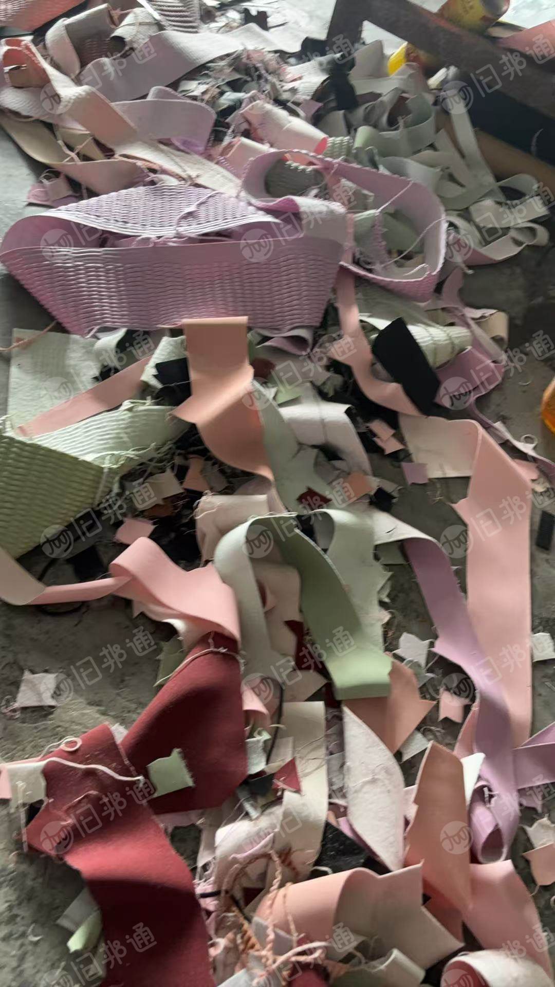 长期出售PVC钱包边角料，夹了仿布的