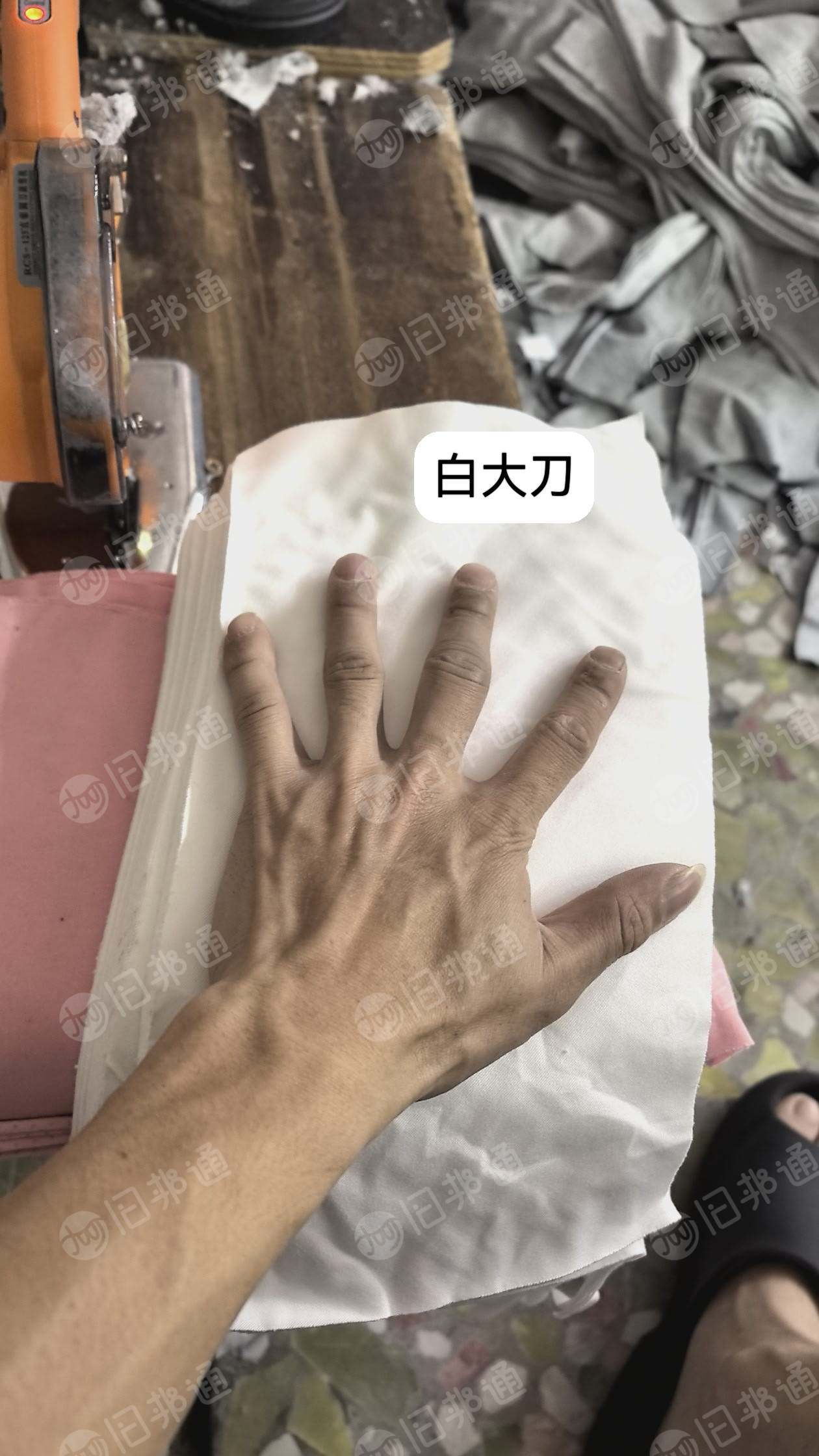 出售涤纶双磨牛奶丝，机械檫机布，月售20吨