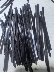长期出售尼龙扎带破碎料，双6的，含少量白色，现货20-30吨
