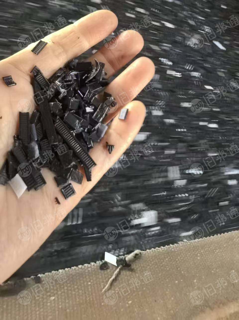 长期出售尼龙扎带破碎料，双6的，含少量白色，现货20-30吨