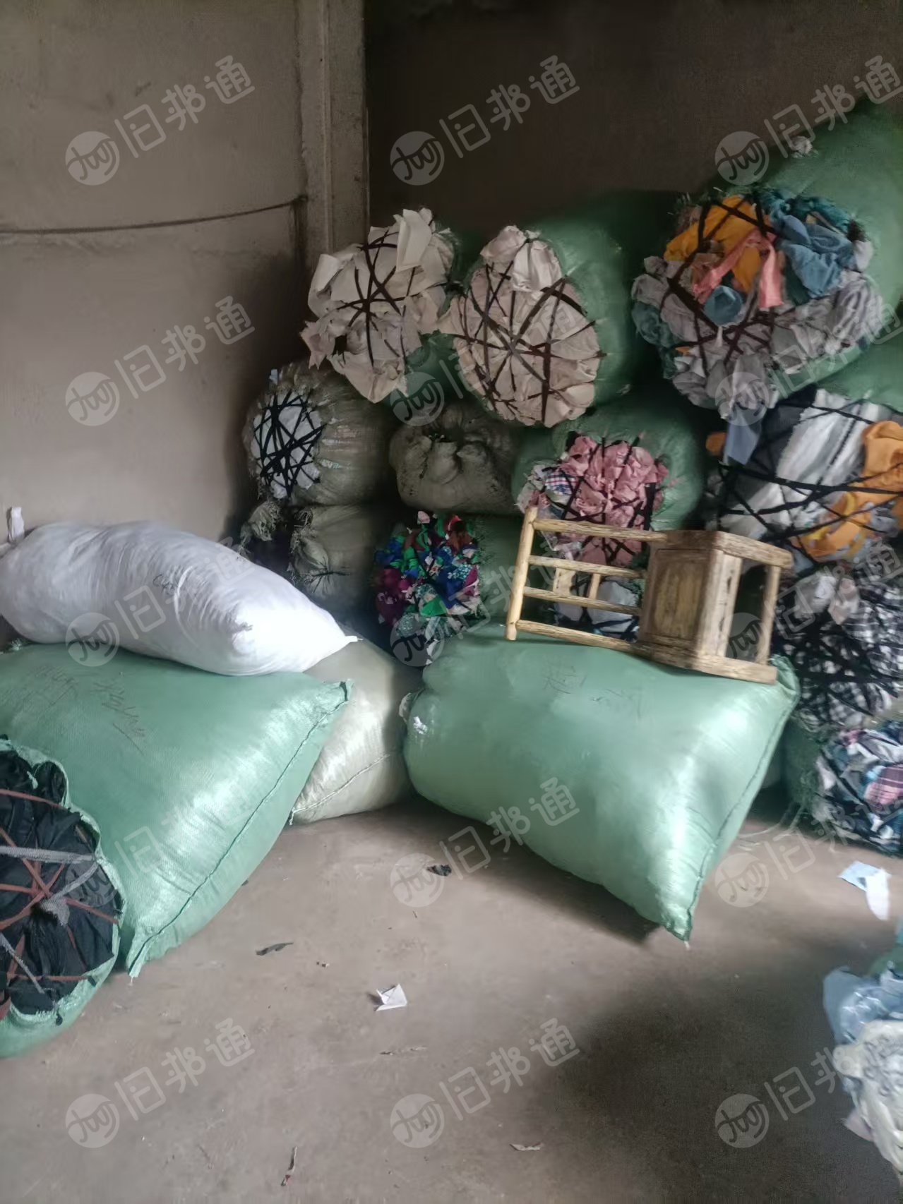 长期出售涤纶废布,氨纶废布,造粒拉丝料,都有分拣好,黑色涤纶废布现货十多吨,货在湖北恩施