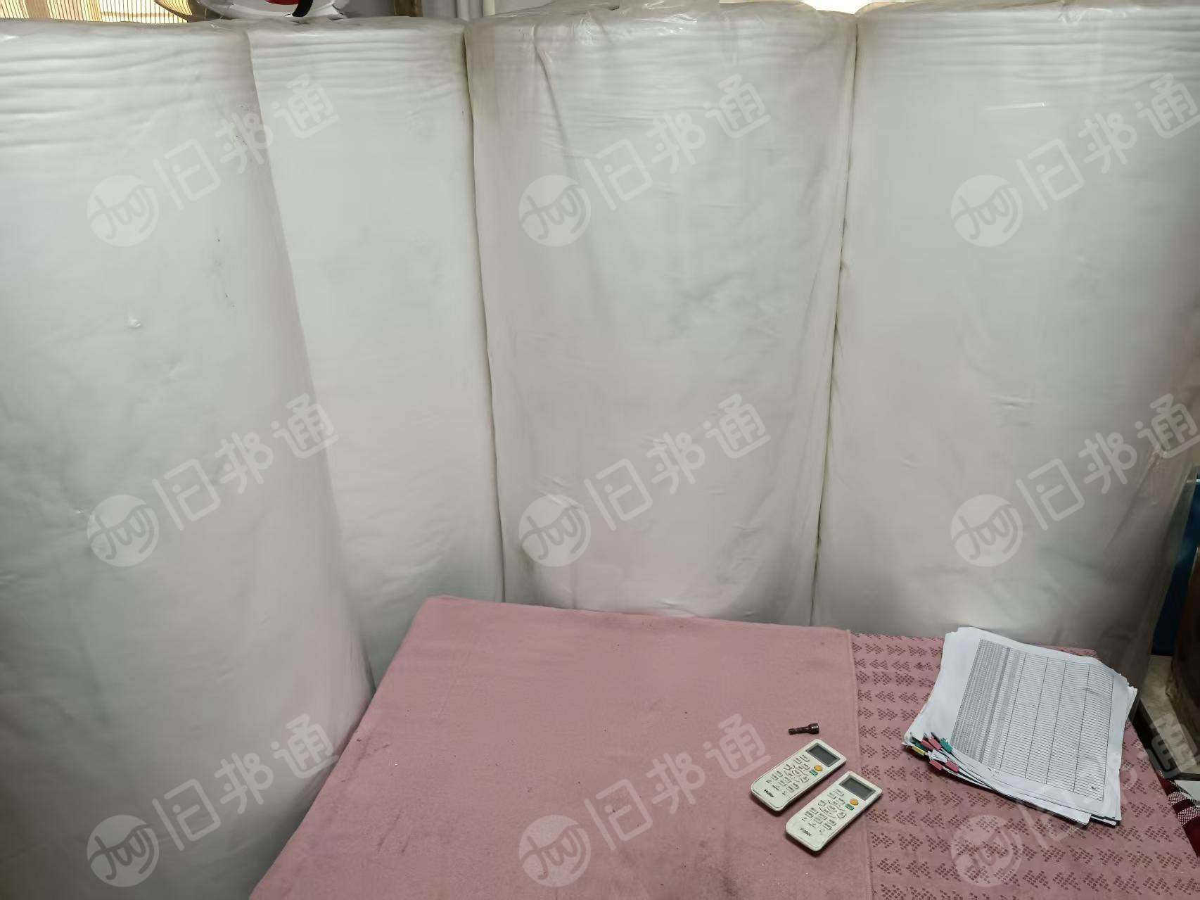 出售纯涤纶水刺无纺布，无纺布卷材，门幅163，克重58，货在河南新乡
