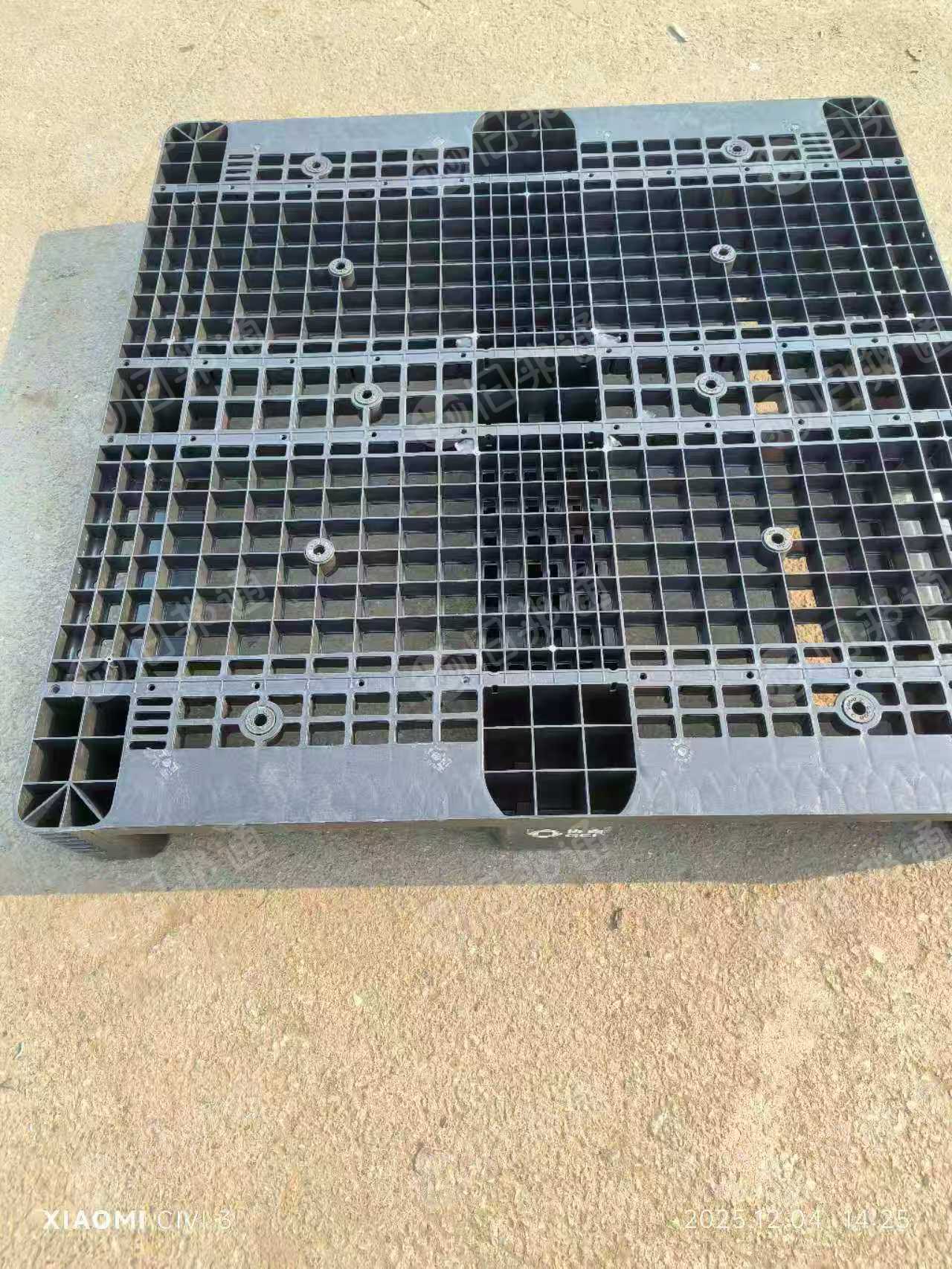 长期出售二手托盘，黑色网格川字1100*1100托盘