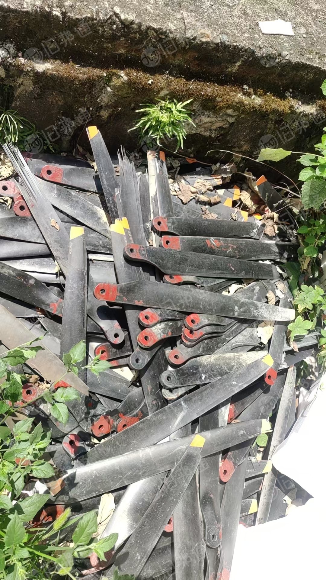 出售大疆废旧桨叶，T100和T120型号，现货几百片