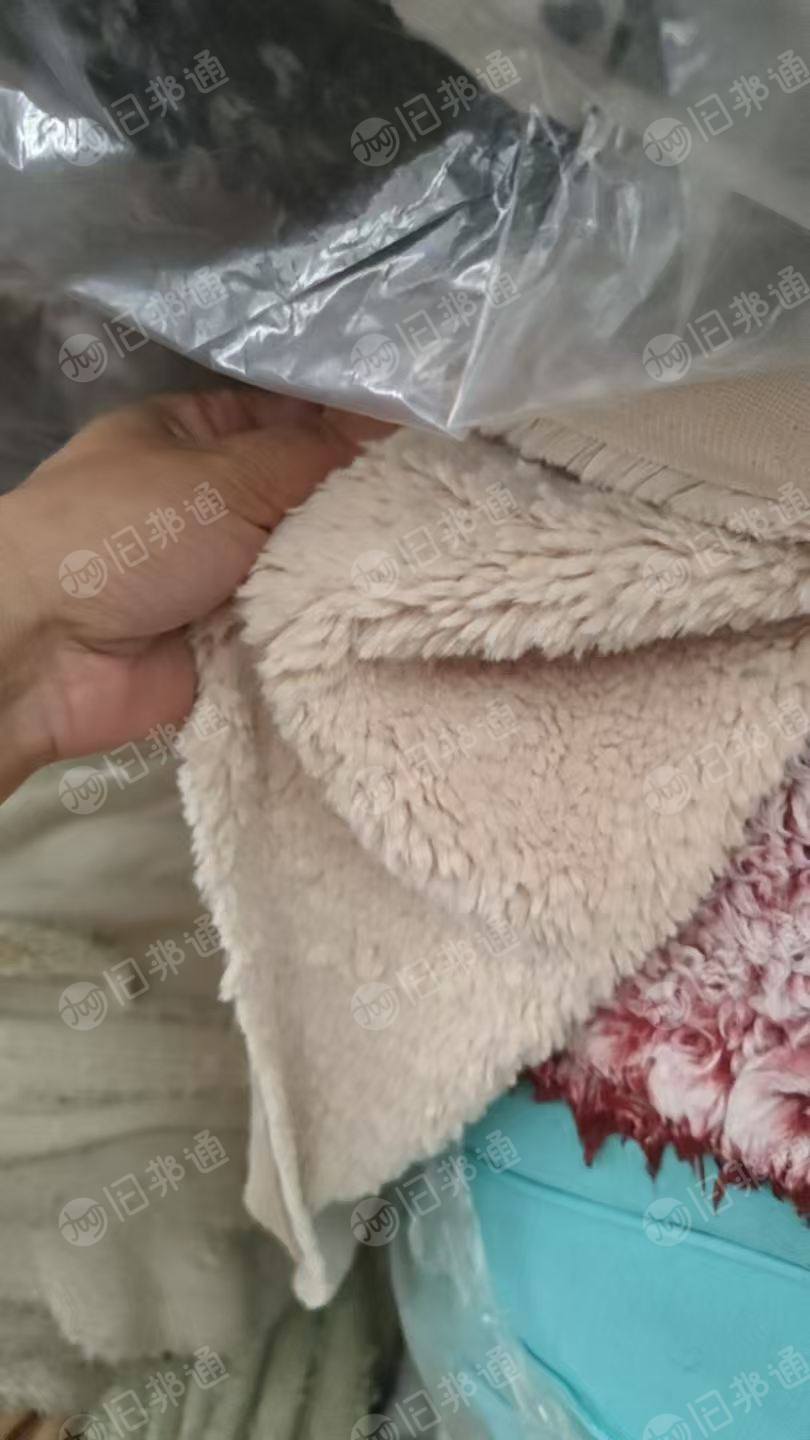 出售一批杂色单面舒棉绒，舒棉绒库存布，门幅180克重200，现货10吨，在江苏苏州