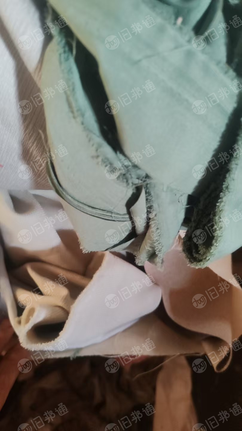 长期出售涤纶废布，涤纶边角料，有分拣的，有白色，浅色，黑色，混色，白色够6.8一车，在山东淄博