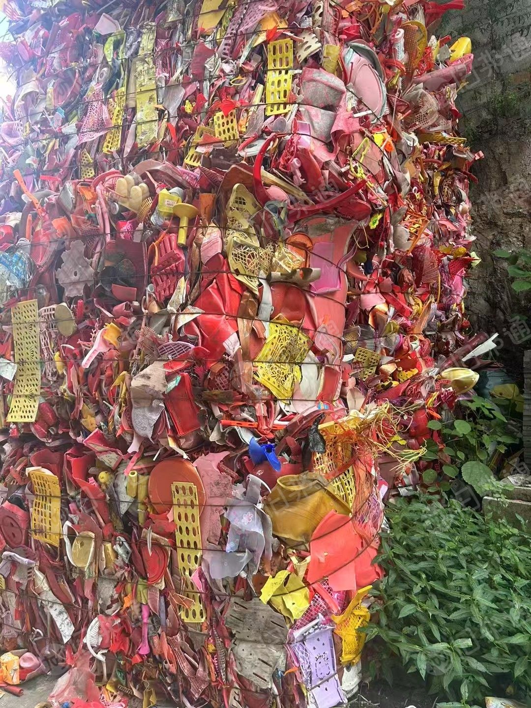 出售分色丙压块，红蓝丙压块，白丙压块