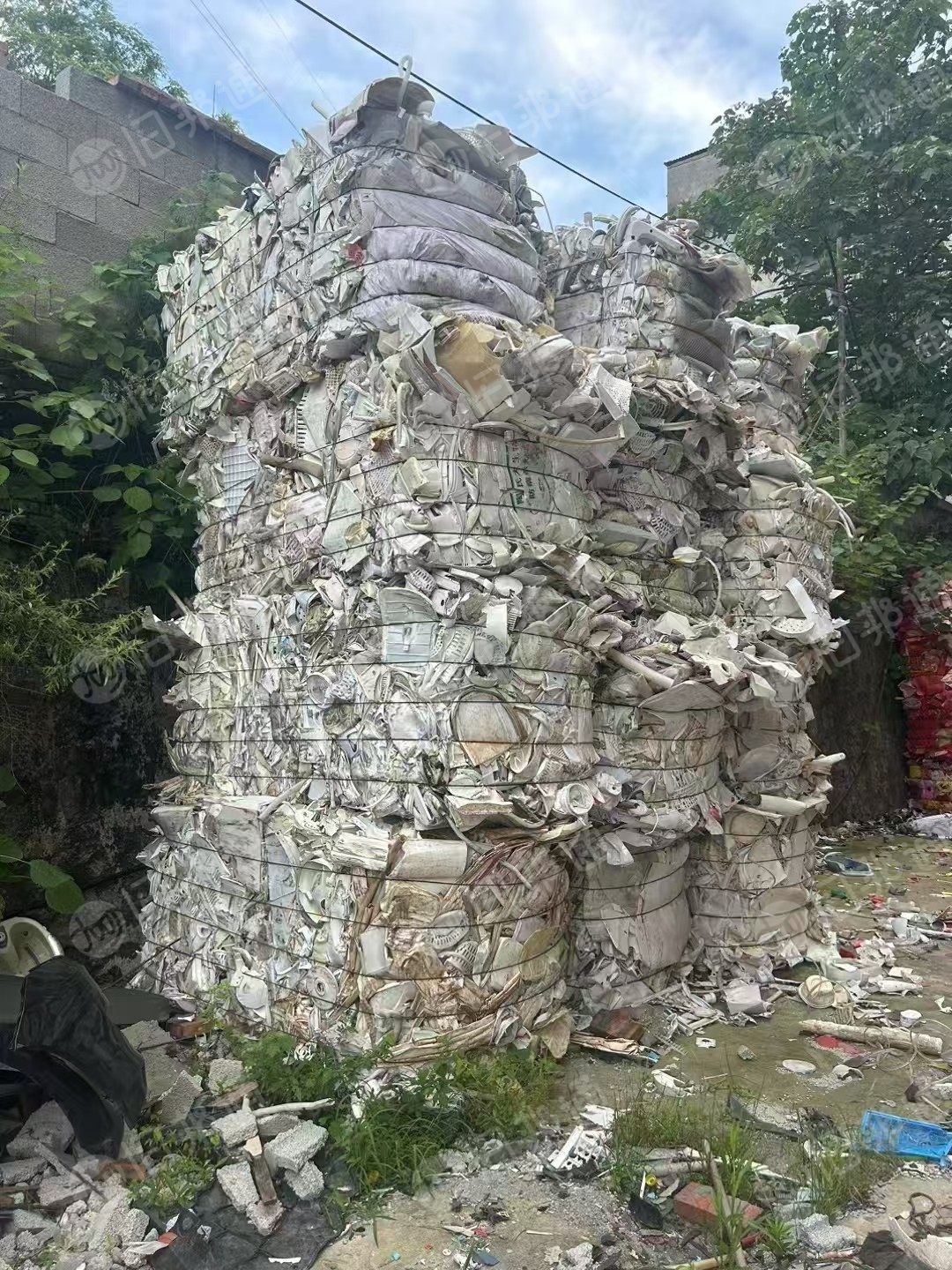 出售分色丙压块，红蓝丙压块，白丙压块