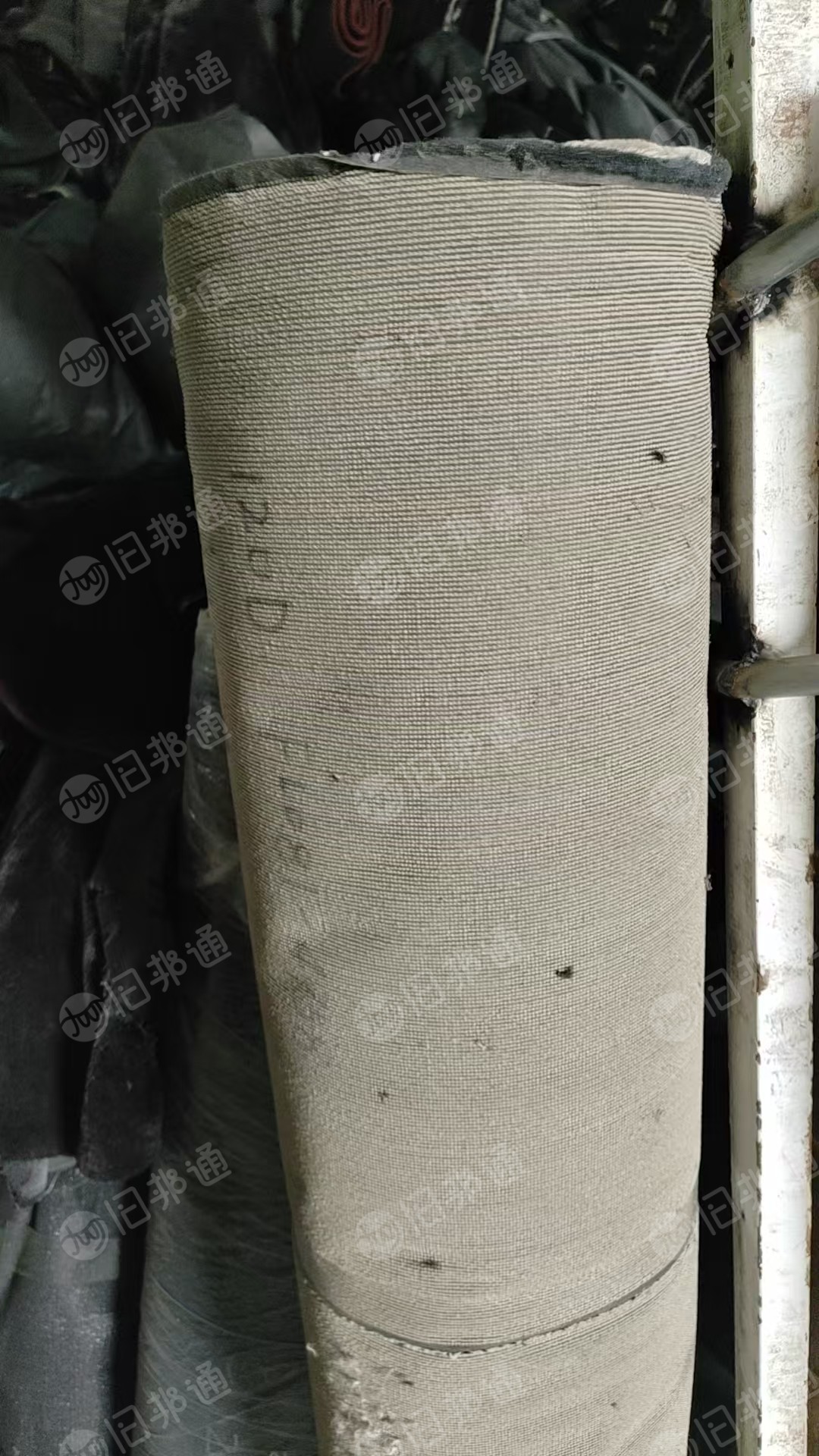 长期出售汽车厂混纺地毯废料，地毯边角料，正反面不一样，在广东佛山