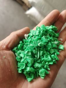 出售一级绿色PP水口破碎料，一级红色PP水口破碎料，现货一车