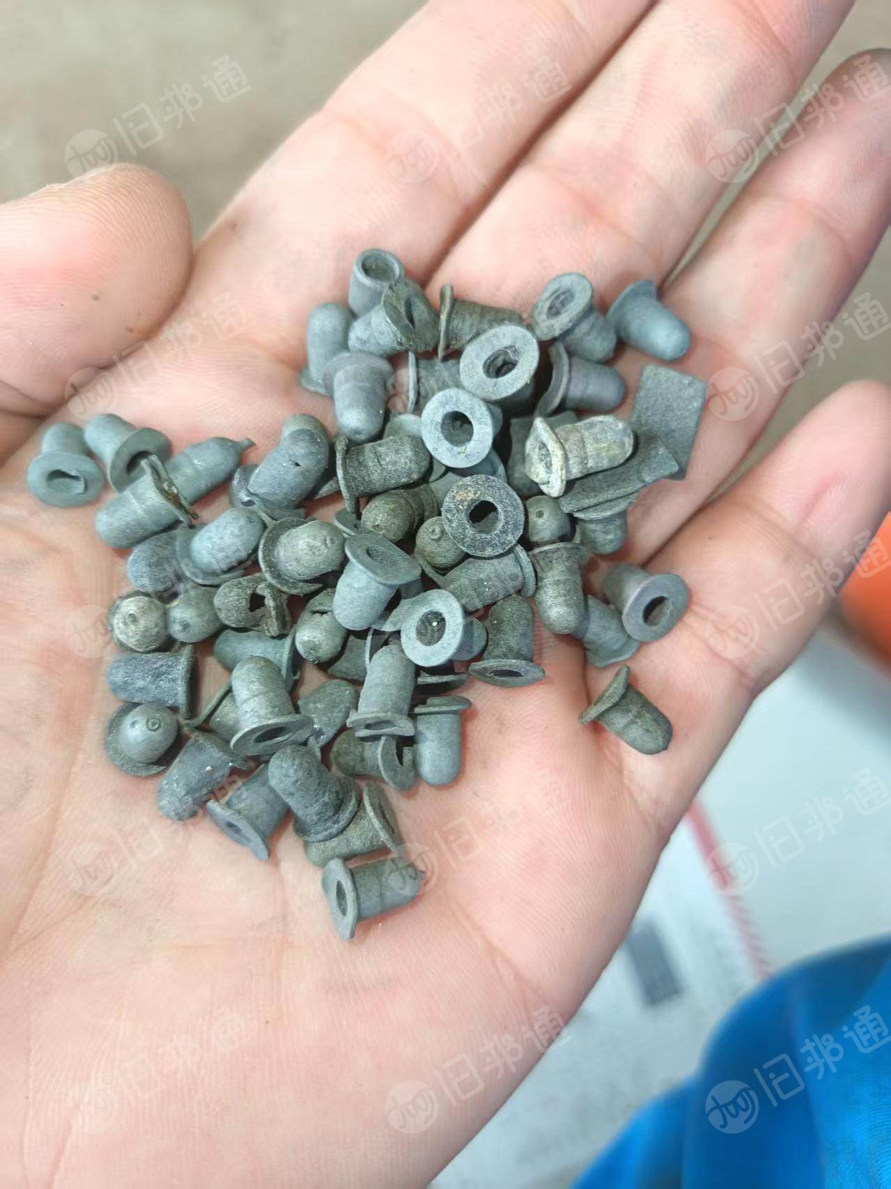 出售黑色软质PVC废料，现货10吨
