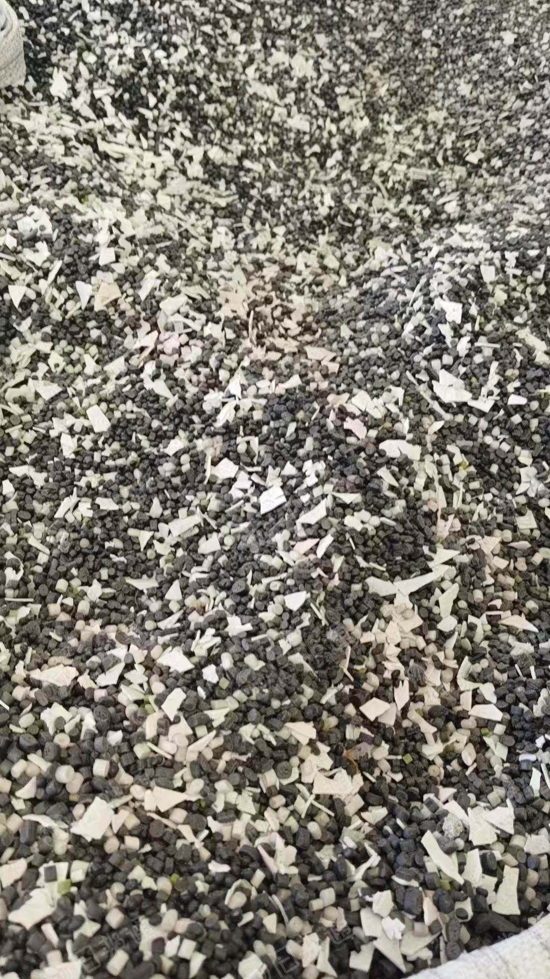  出售TPE颗粒，现货三十几吨