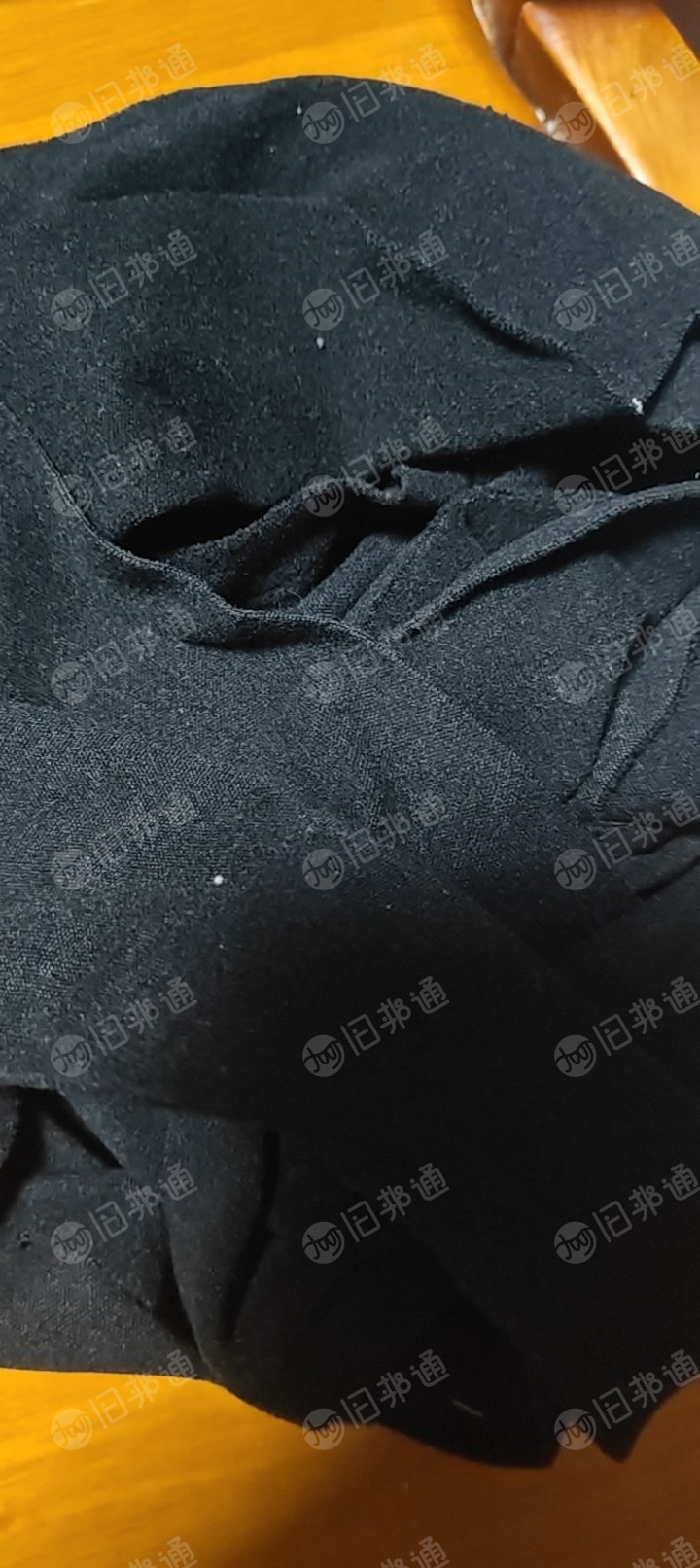长期出售服装厂下脚料，各种颜色分拣好，纯棉，涤纶，涤棉，每个月稳定30吨，适合做擦机布