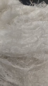 出售白色涤棉废纱，涤棉纱线，涤棉开花料，现货有20吨，货在安徽合肥