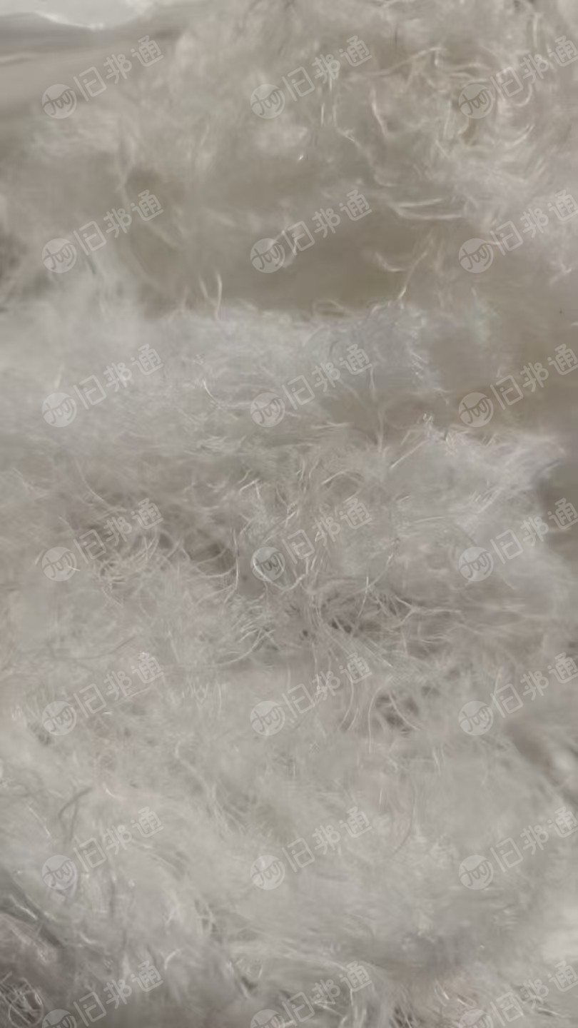 出售白色涤棉废纱，涤棉纱线，涤棉开花料，现货有20吨，货在安徽合肥