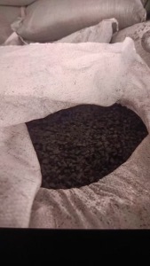 出售硬质PVC材质的料头及颗粒，现货三四十板，广东惠州