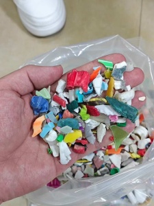 长期出售盐漂花丙破碎料，洗水过静电的