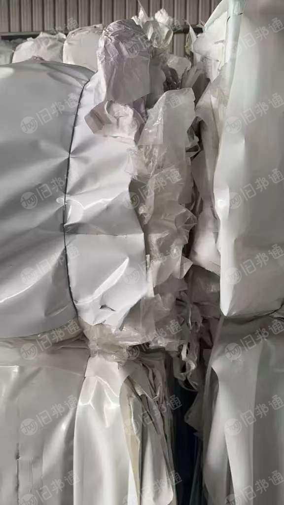 长期出售PVC游艇革边料，PVC夹网布废料，PVC吹气膜废料