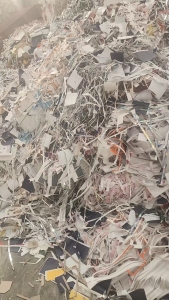 长期出售花卡纸边角料，带膜和无膜混打