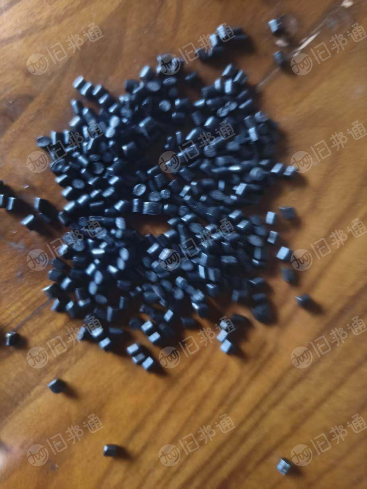 出售高光黑色EVA颗粒，PE下沉颗粒，灰份32-35，密度1.2，融脂8.4，过100目