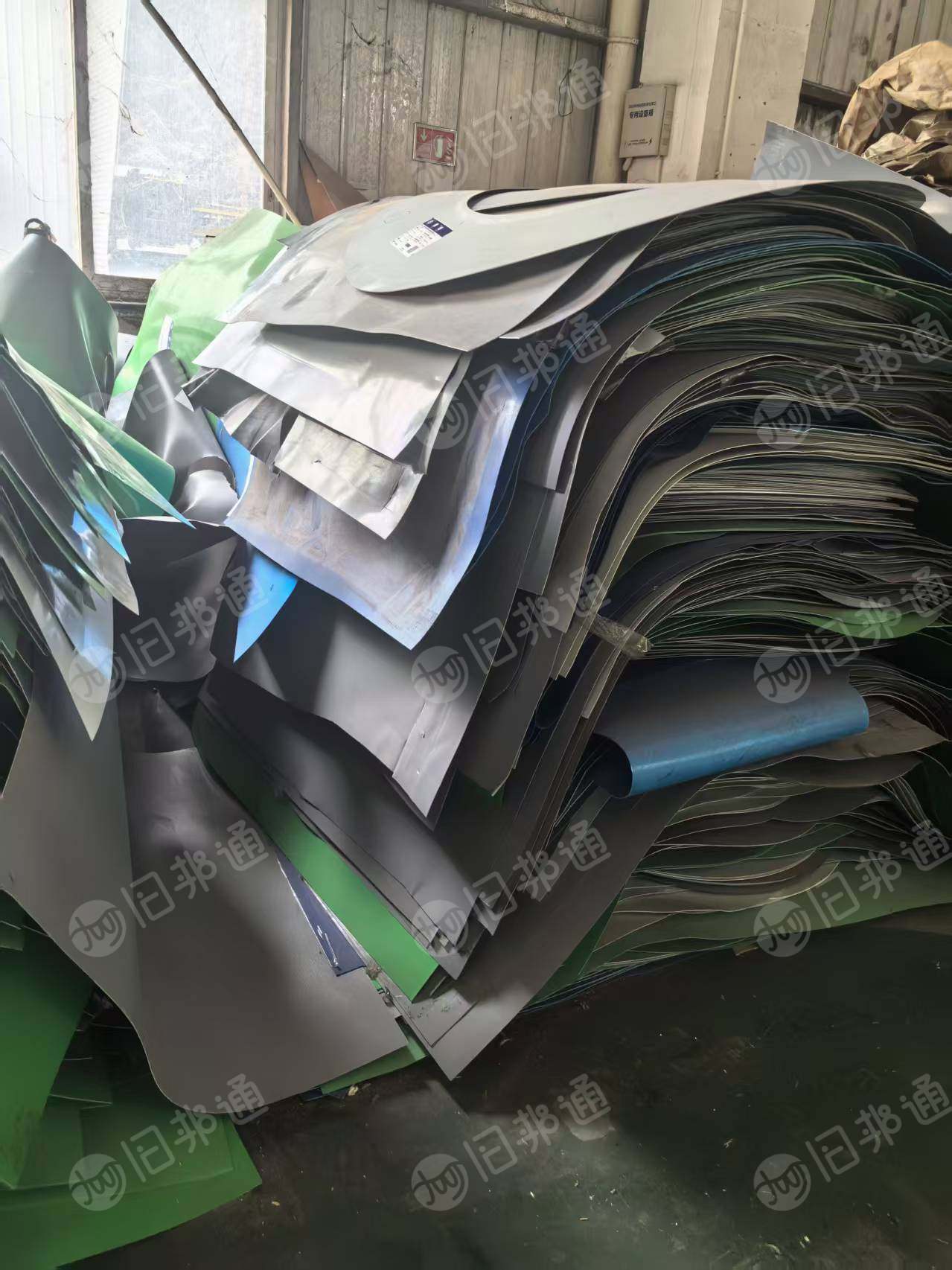 出售钢卷皮废料,漂沉一起的