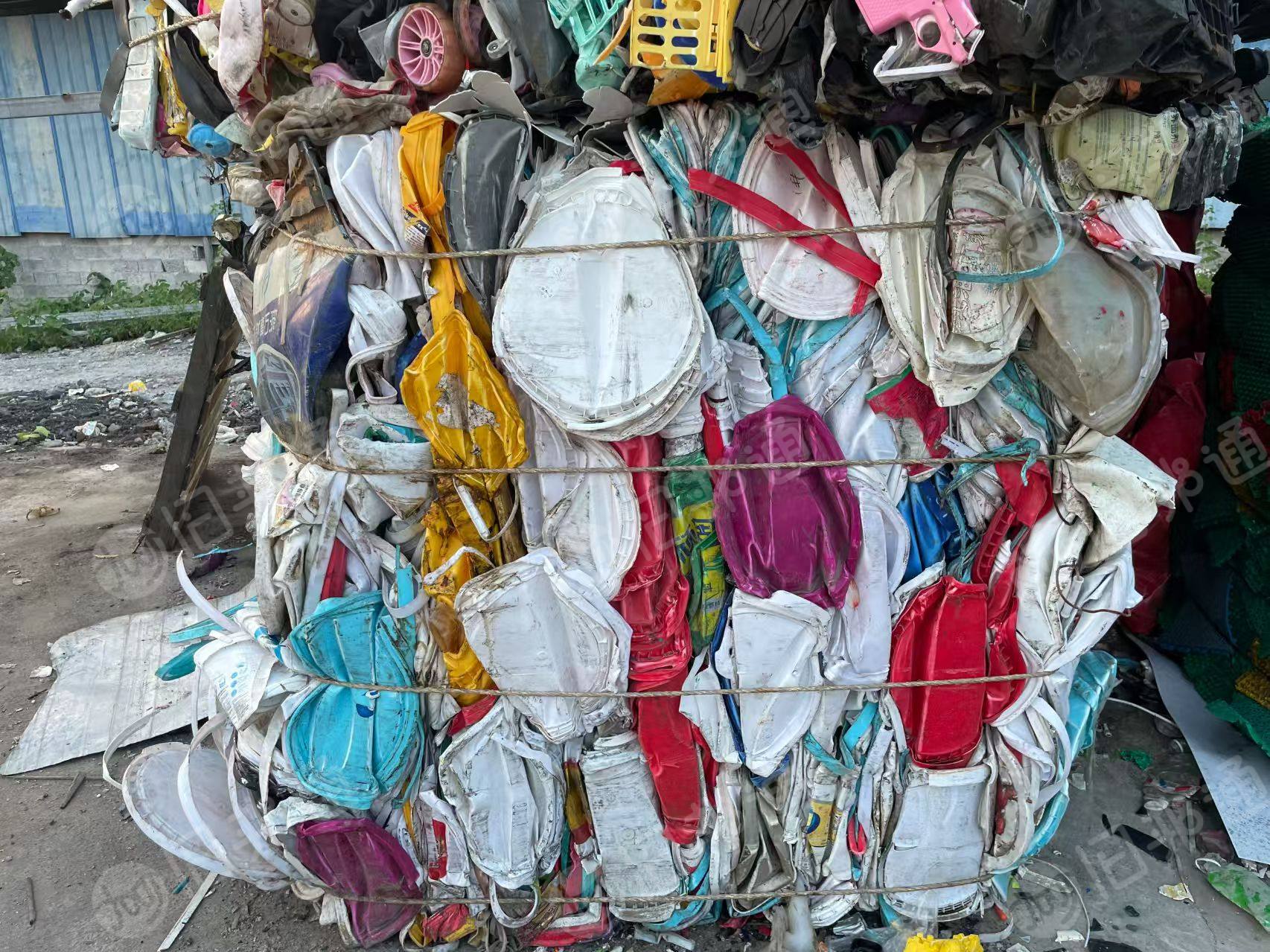 长期出售童车压块，涂料桶压块