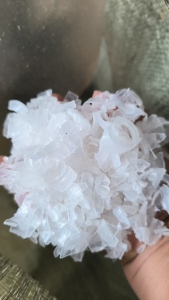 长期出售pp吊瓶破碎料，纯瓶头，瓶头瓶身混破的都有，用色选机，胶塞都分开