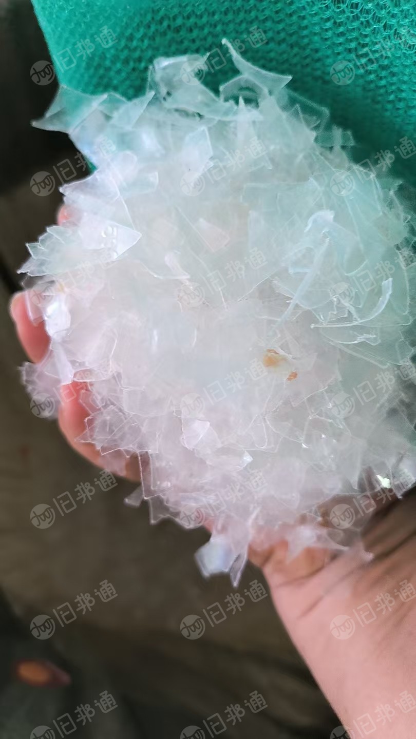 长期出售pp吊瓶破碎料，纯瓶头，瓶头瓶身混破的都有，用色选机，胶塞都分开