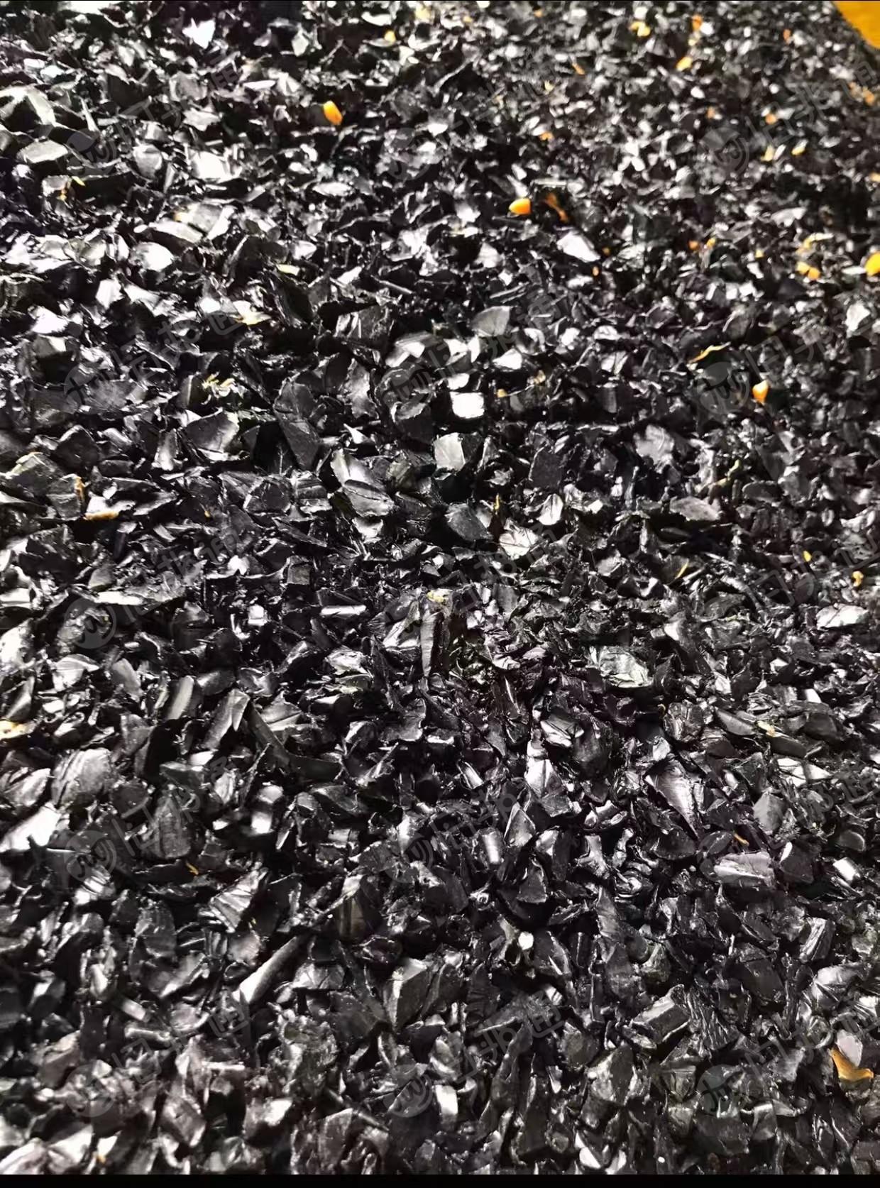 长期出售全新的pe管破碎料，原生，混燃气管，现货20多吨