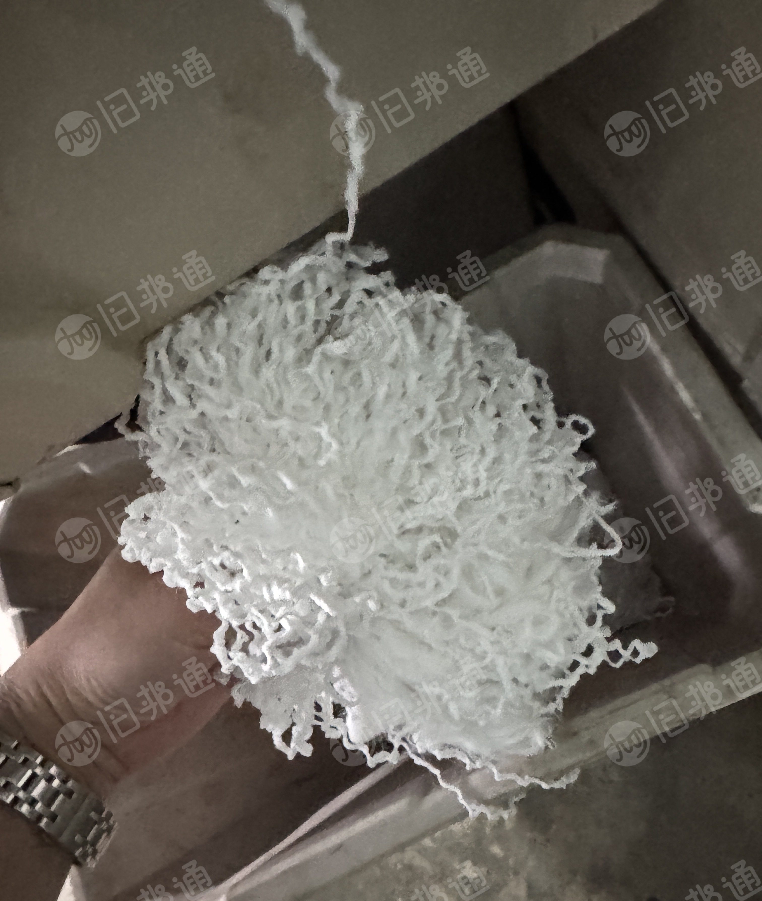 长期出售氨纶水丝，氨纶废丝，含水15，月供六七十吨，货在安徽亳州