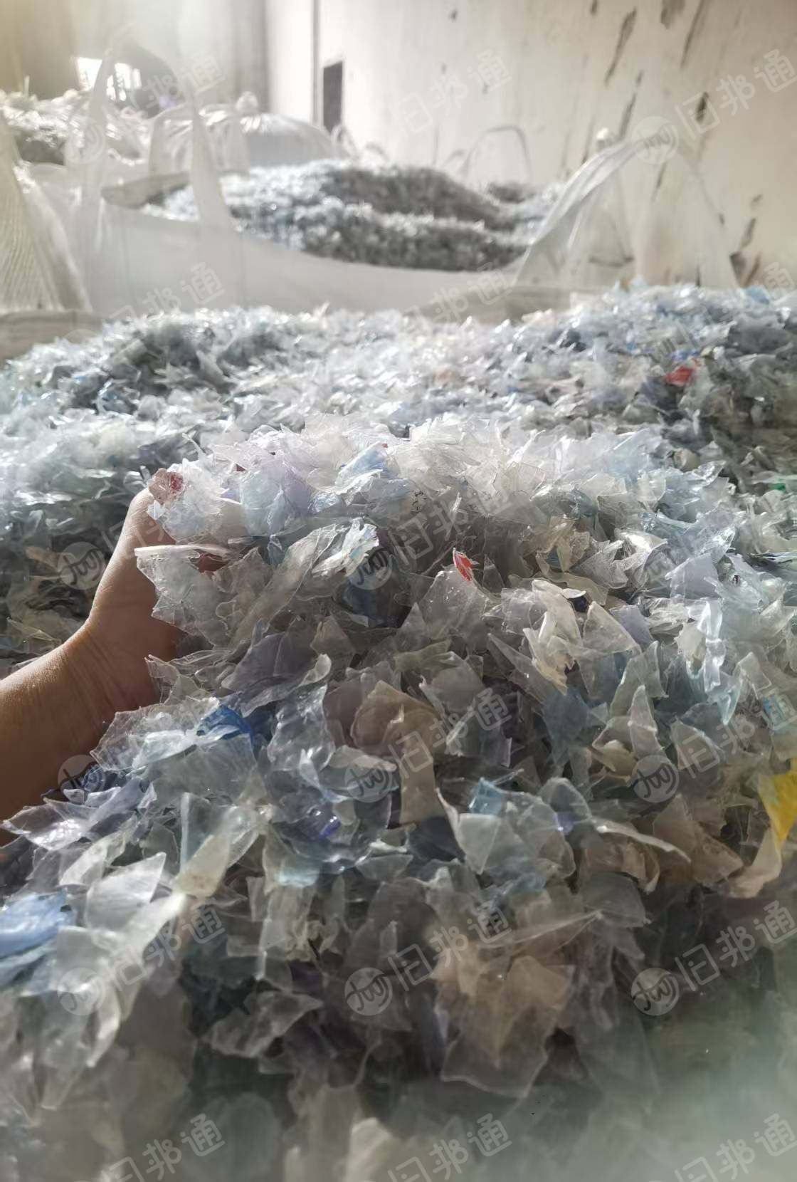 长期大量出售二级PET蓝白瓶片破碎料,冷洗的,月产100吨