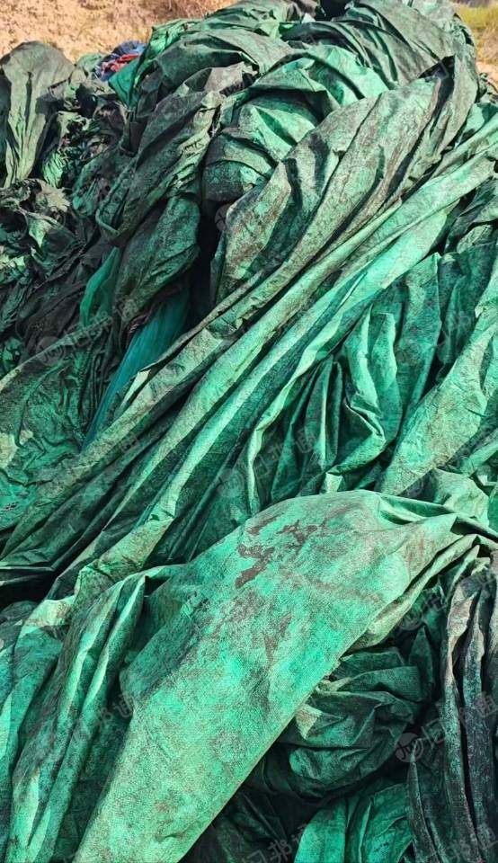长期低价出售港口盖煤pp和pe篷布，每月现货100吨