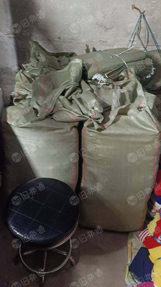 长期出售杂色裁剪好的纯棉擦机布，成品擦机布，吸水吸油，每个月10吨左右