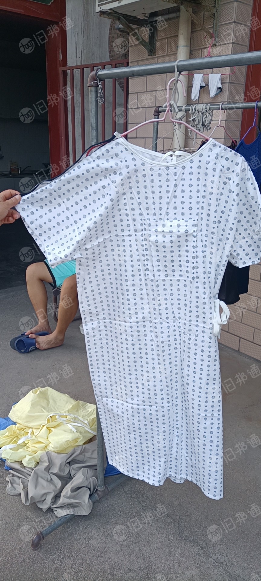 出售库存病号服，库存服装，现货有8万件，货在江苏南通