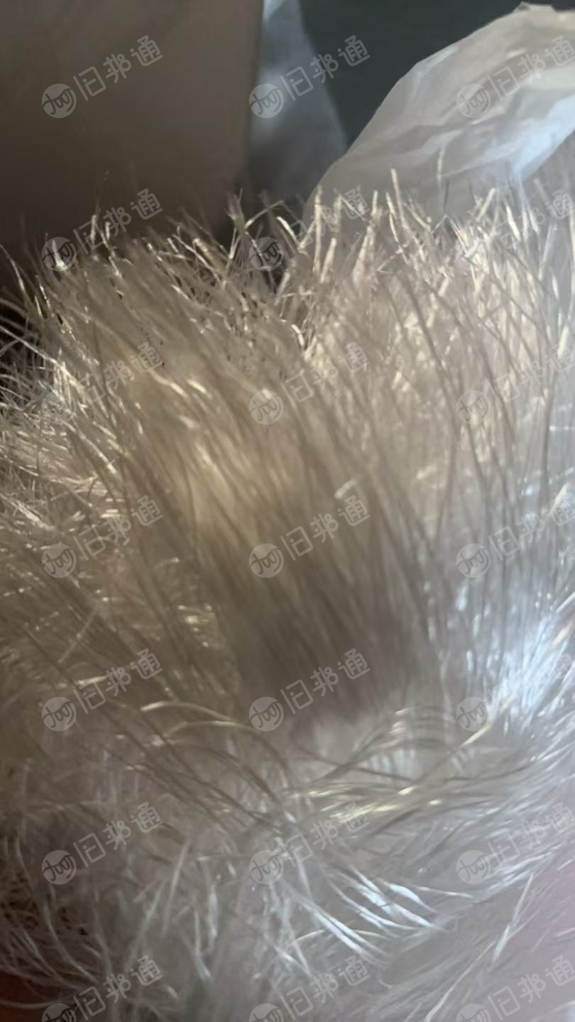 长期出售白色涤纶废丝，涤纶干丝，主要是民用丝，少部分工业丝，货在江苏无锡