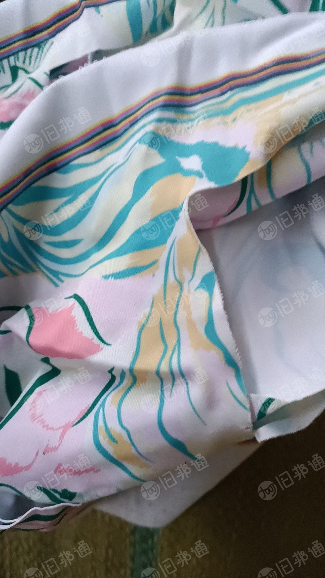 长期出售涤氨泳装废布，涤氨废布，泳装边角料，氨纶含量15%左右，月供100多吨，货在辽宁葫芦岛