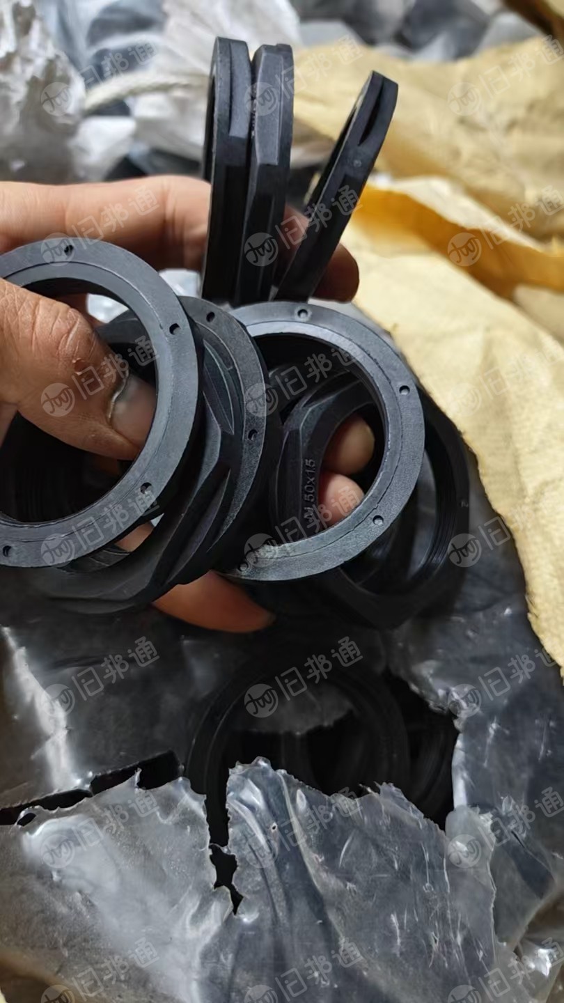 长期出售汽车厂下来的尼龙废料,尼龙管料,尼龙水口料,尼龙破碎料等,尼龙单六双六,尼龙十一十二都有