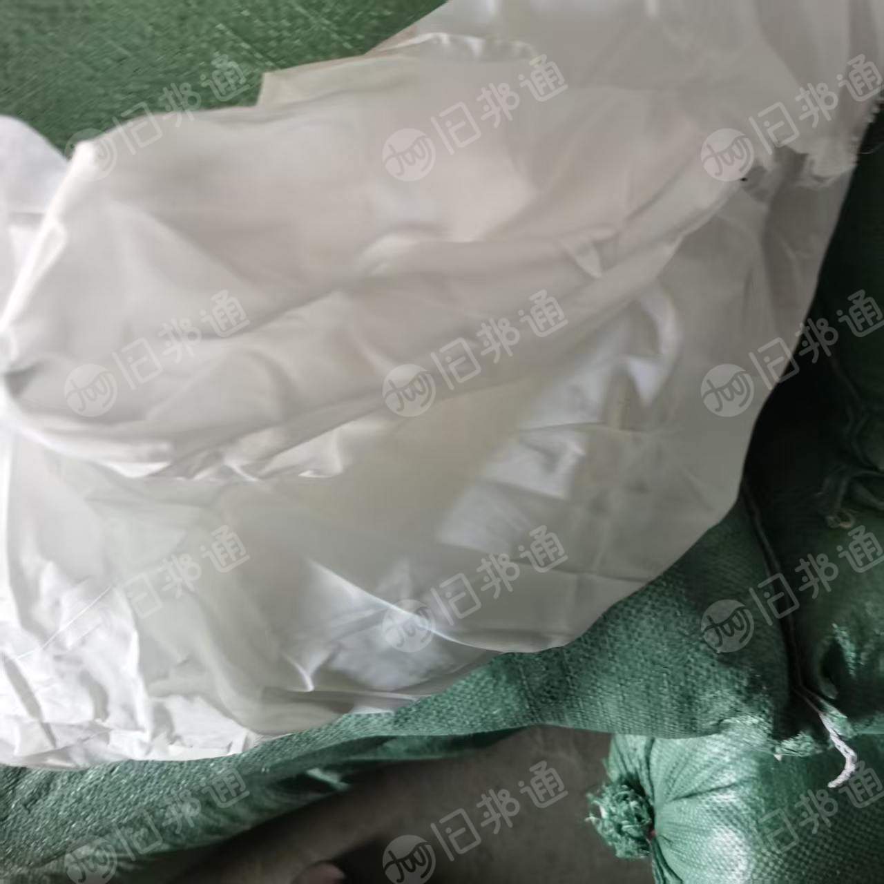 长期出售织布厂下来的白色涤纶坯布,涤纶布块,1米到5米都有,可以开花造粒,现货有18吨