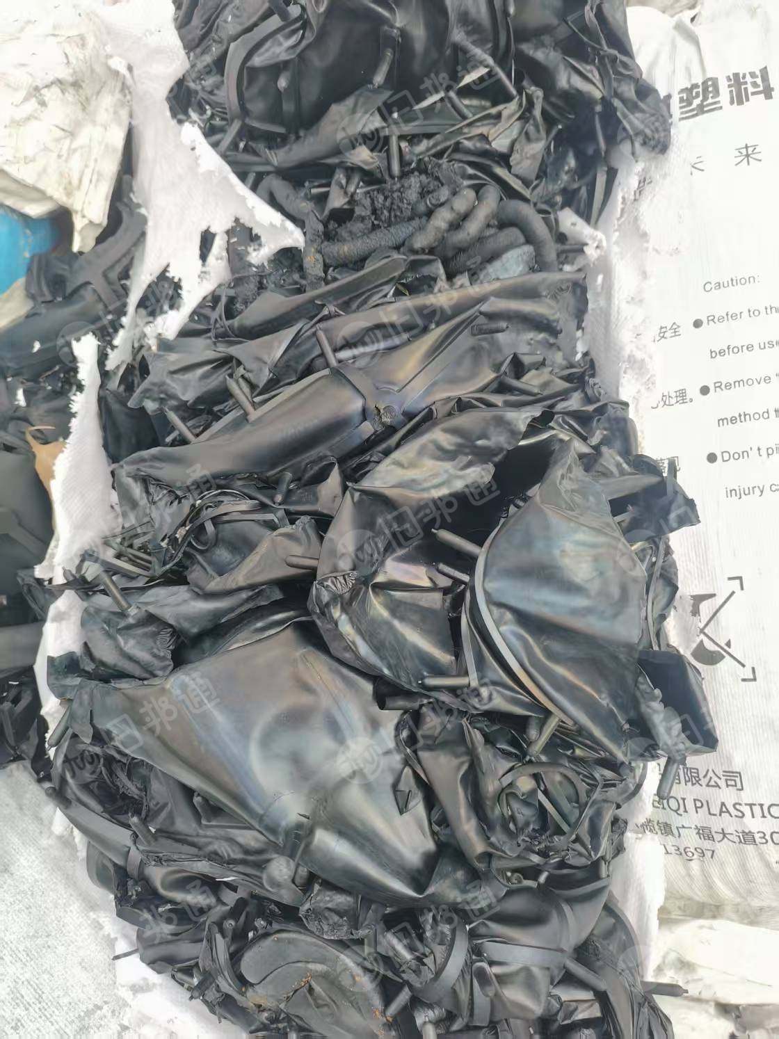出售黑色电子胶边角料
