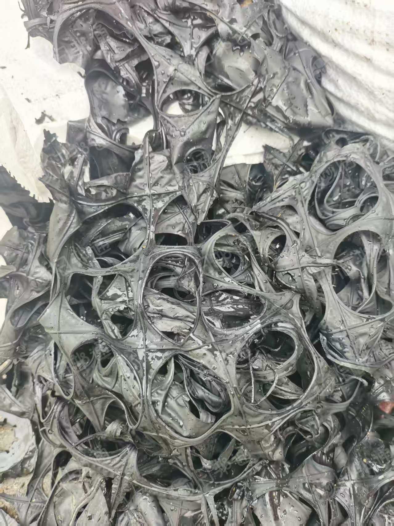出售黑色电子胶边角料