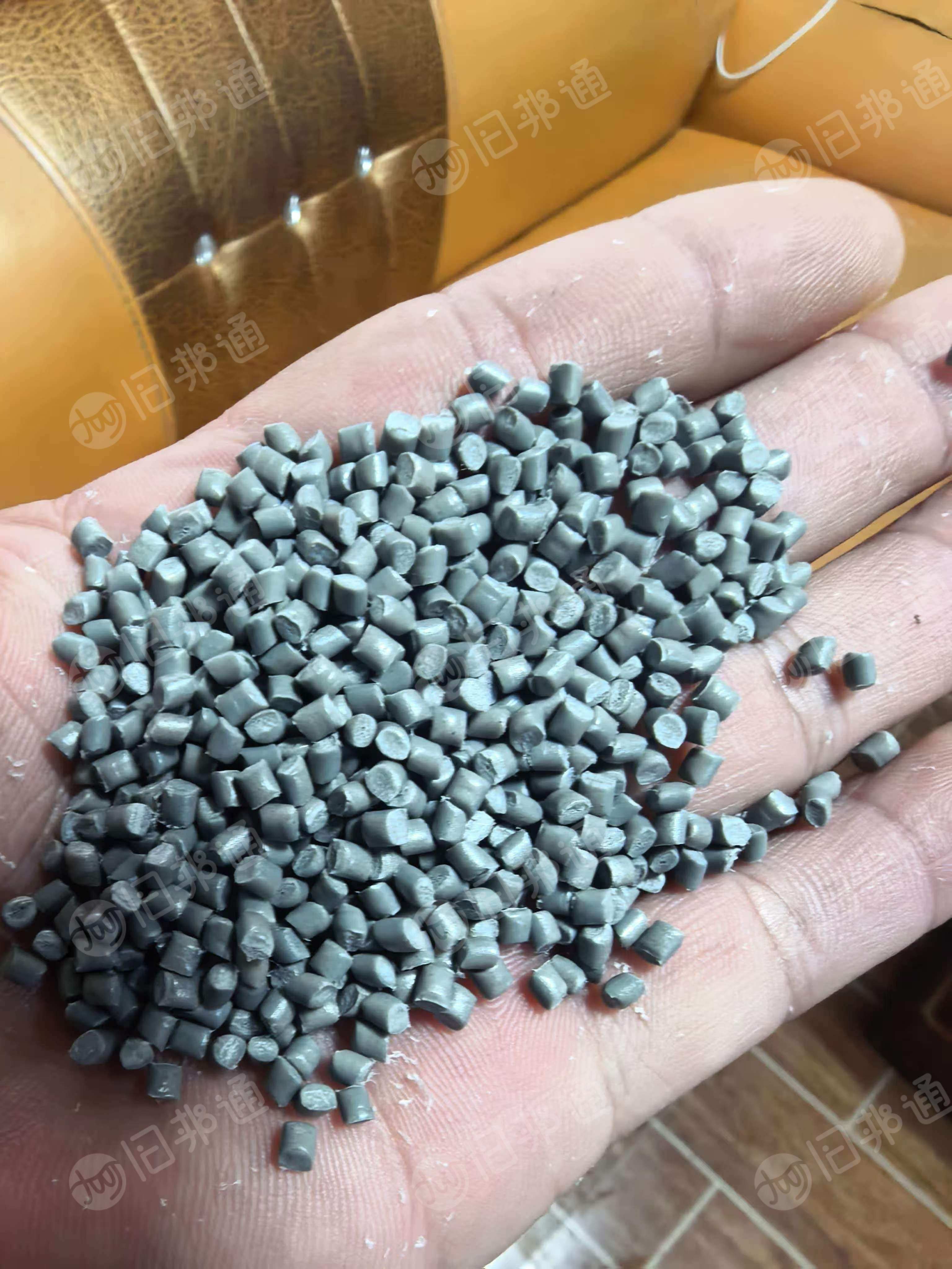 出售软质PVC颗粒,专供鞋厂、皮革厂,颜色可调