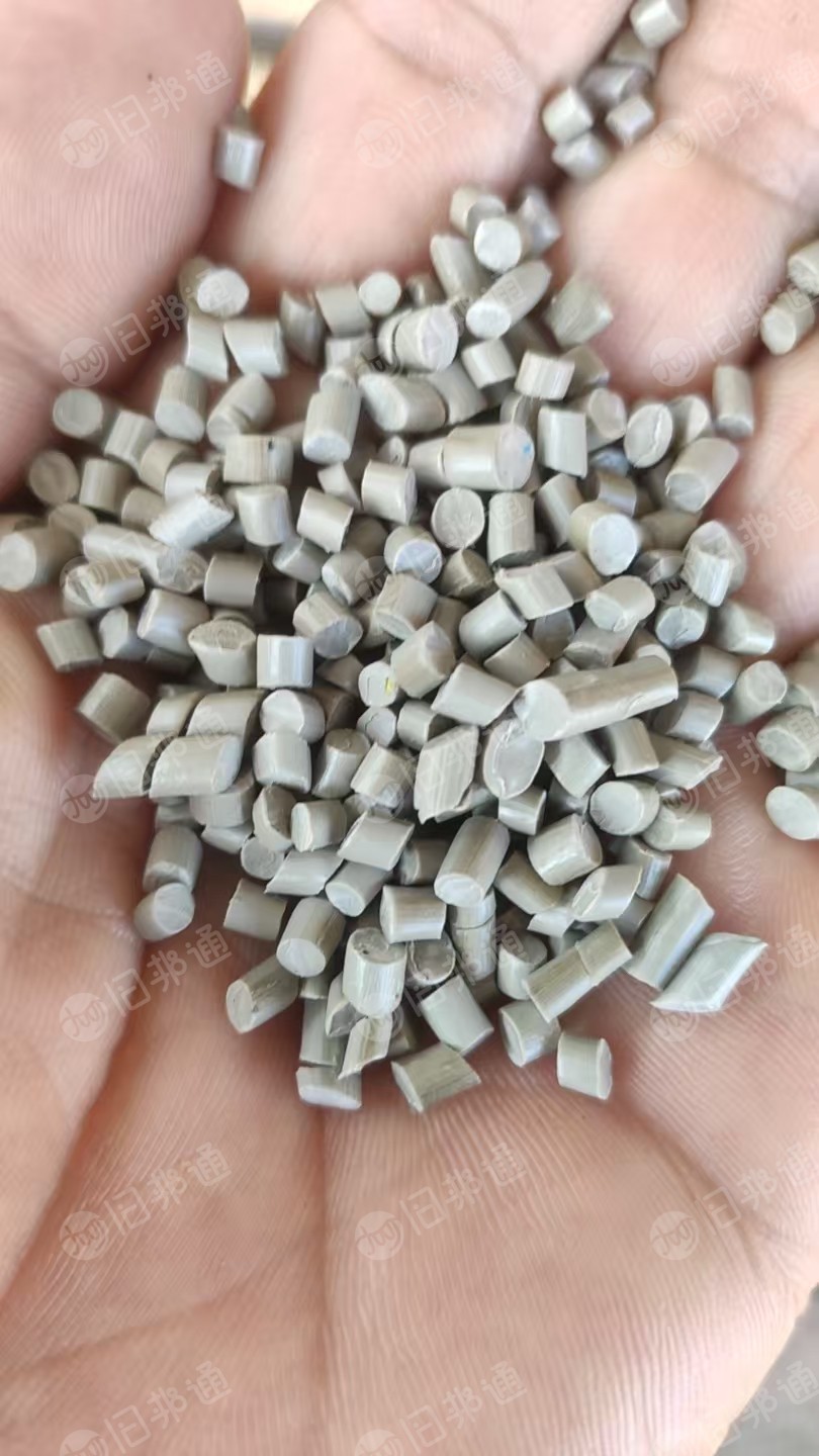 出售软质PVC颗粒,专供鞋厂、皮革厂,颜色可调